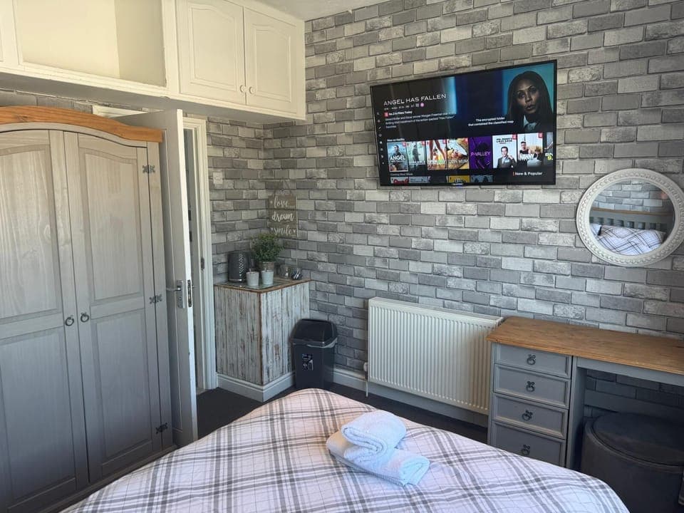 Standard Double Room | Desk, iron/ironing board, free WiFi, bed sheets