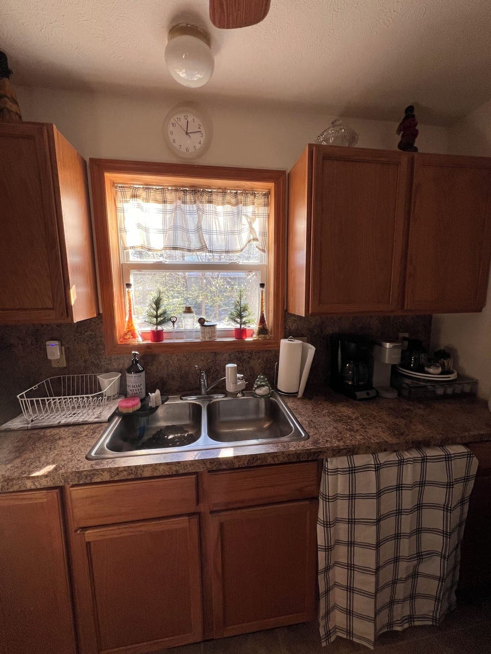 Interior: Kitchen