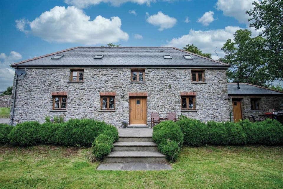 The Stables - 3 Bedroom Cottage - Beavers Hill (23644)