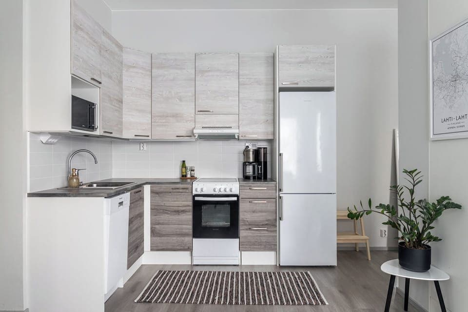 Deluxe Studio, City View | Private kitchen | Coffee/tea maker, electric kettle, toaster