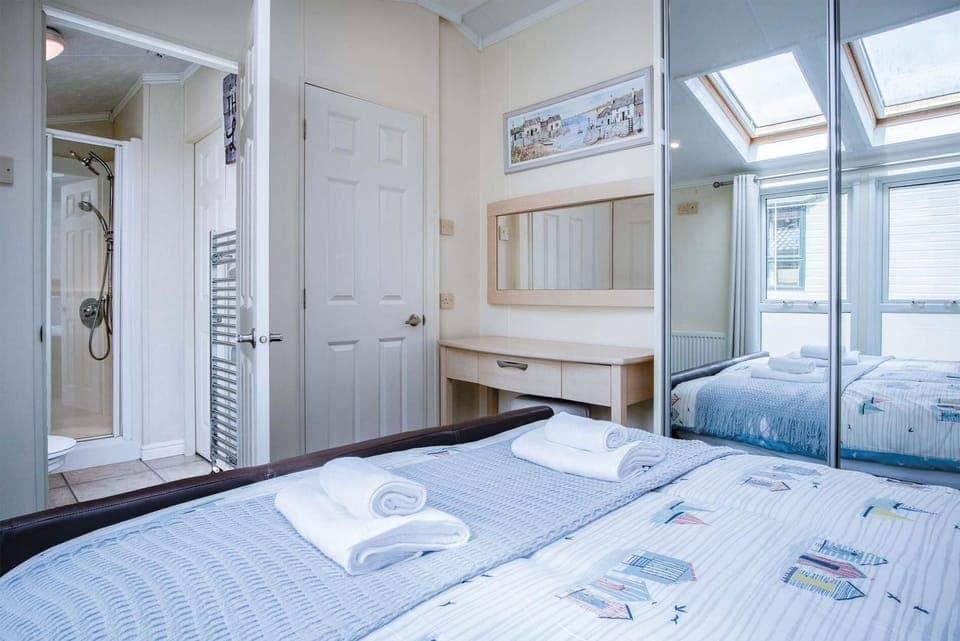 2 Manor Lodge - 2 Bedroom Lodge - Pendine (23725)