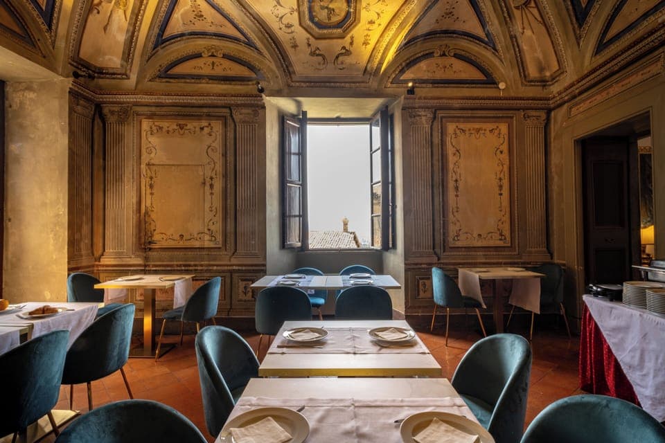 Breakfast (EUR 10 per person)