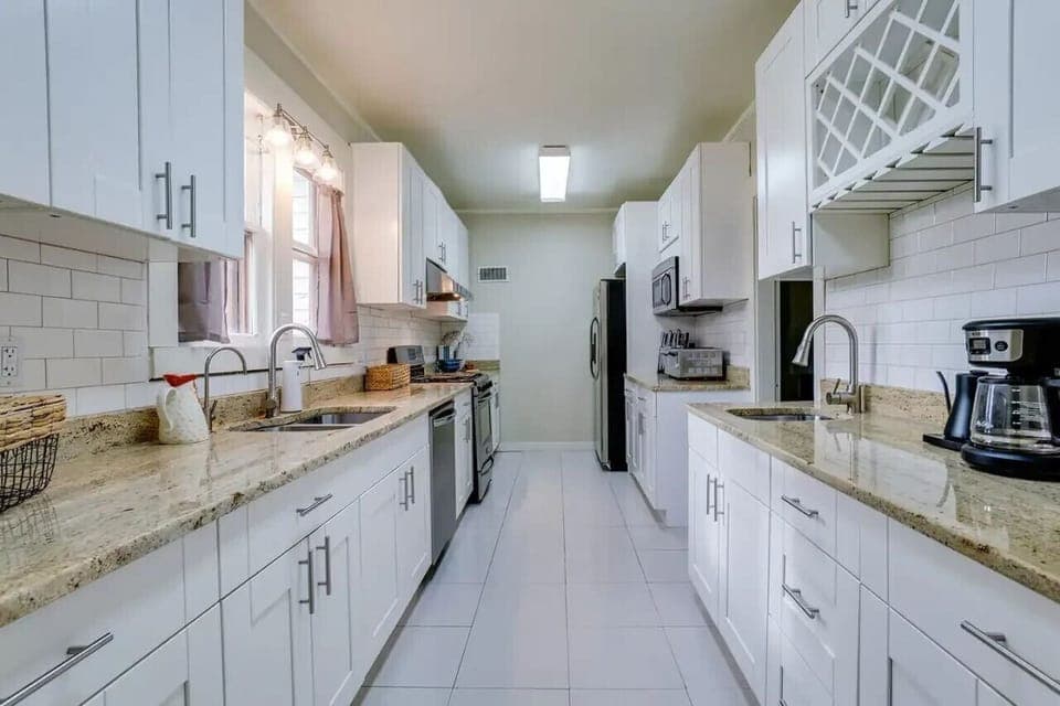 Full Kitchen
