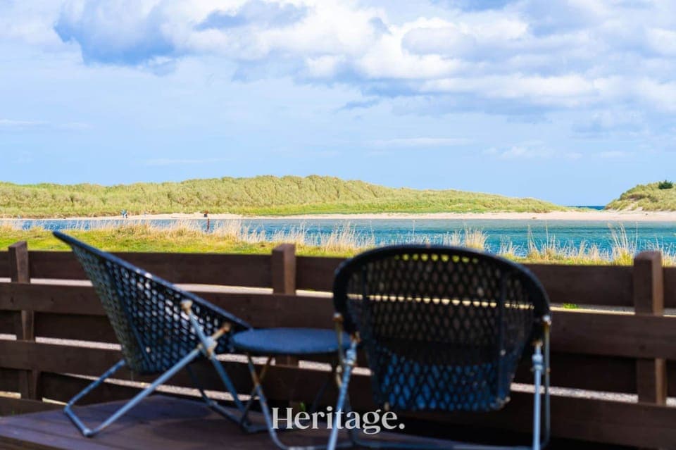 House | 1 bedroom, desk