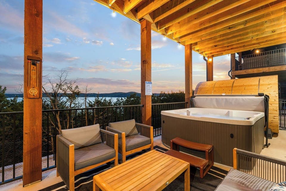 Enjoy unbeatable lakefront views, a hot tub, barrel sauna, and more—feel like you’re on the water while relaxing indoors.