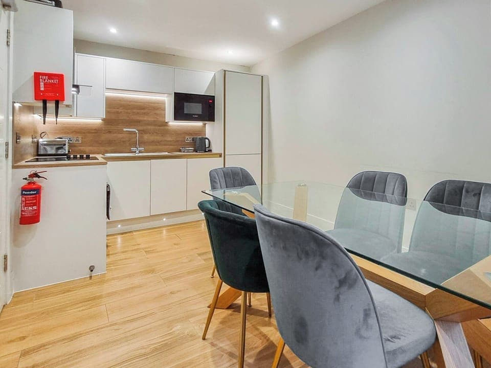 Kitchen/diner | Belgrave holidays - No 1B - Belgrave House, Aberystwyth