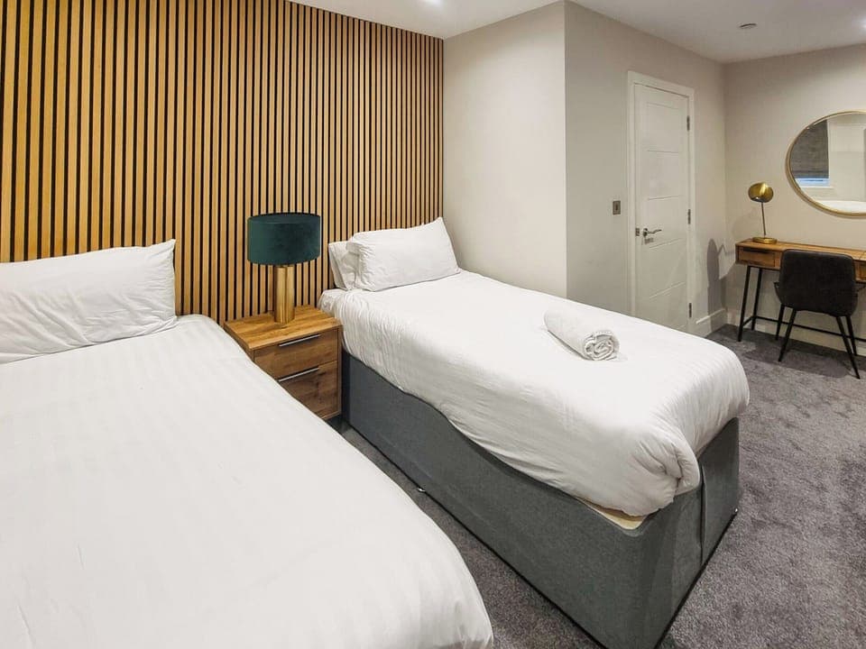 Twin bedroom | Belgrave holidays - No 1B - Belgrave House, Aberystwyth