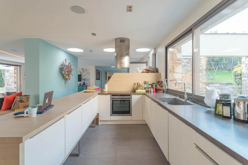 Full and modern Kitchen