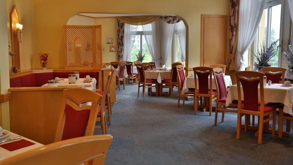 Daily buffet breakfast (EUR 16.5 per person)