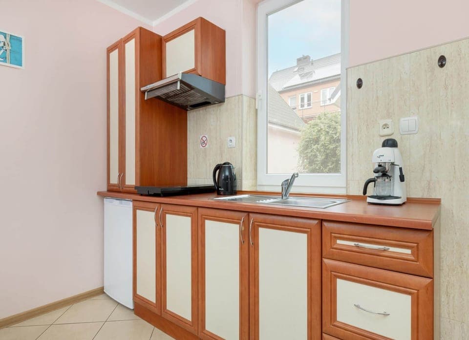 House | Private kitchen | Electric kettle, toaster, highchair