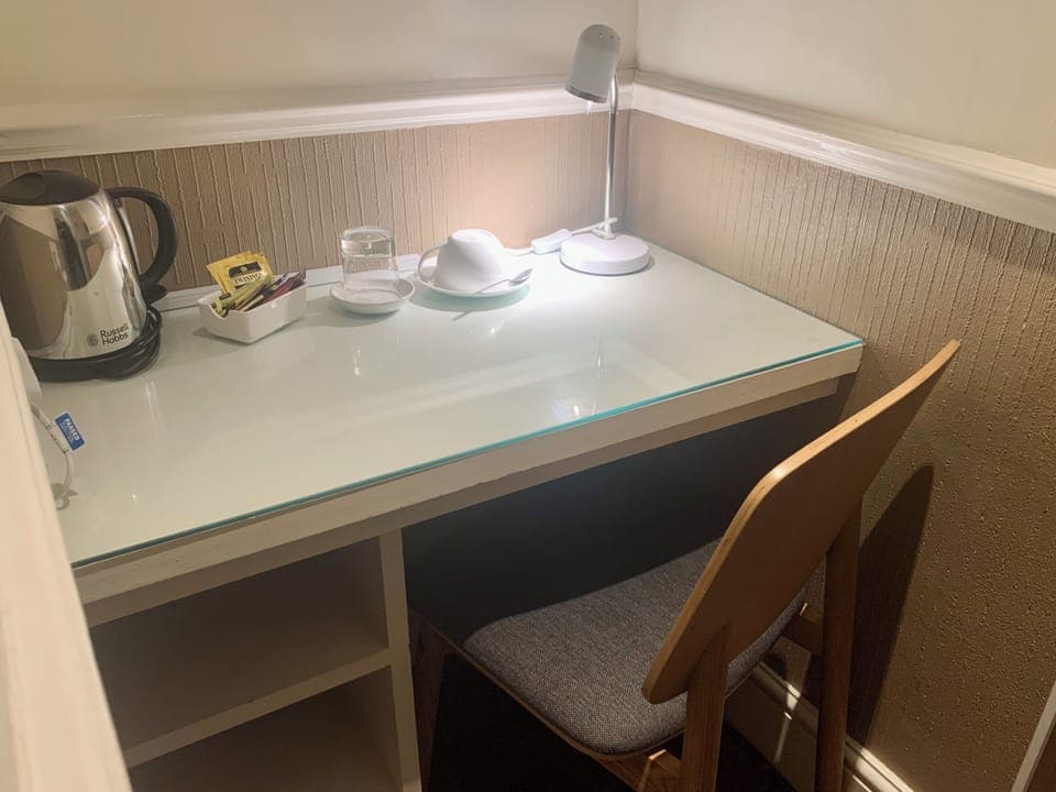 Basic Single Room | Desk, free WiFi, bed sheets