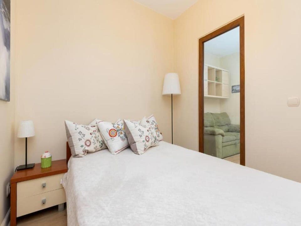 Apartment | 4 bedrooms, individually furnished, bed sheets