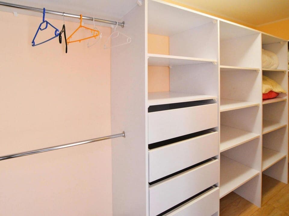 House | 4 bedrooms, individually furnished, bed sheets