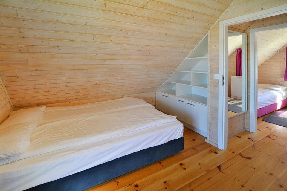 House | 2 bedrooms, individually furnished, bed sheets