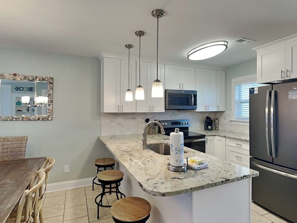 Breakfast Bar, First Floor