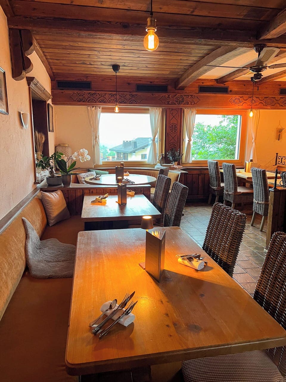 Dinner served, alfresco dining 