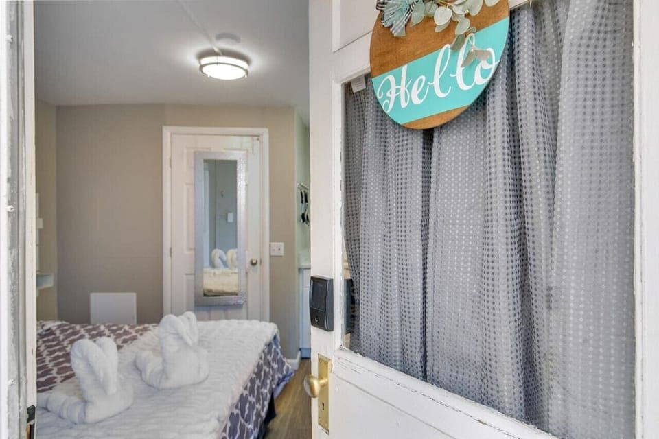 Step into a world of comfort and relaxation, This luxurious bedroom awaits you with fluffy towels arranged perfectly on the bed. Unwind, recharge, and make unforgettable memories during your stay!