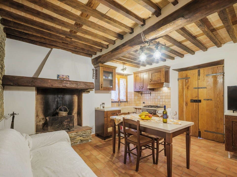 Furniture, Property, Cabinetry, Comfort, Window, Building, Mirror, Wood, Bed Frame, Bed