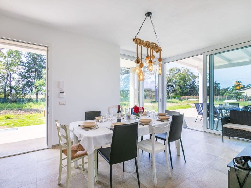 Table, Furniture, Property, Window, Chair, Wood, Plant, Interior Design, Lighting, Living Room