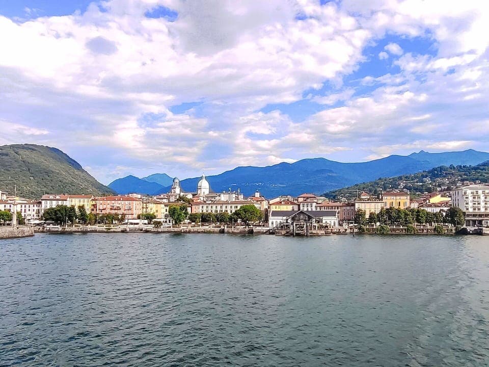 Water, Mountainous Landforms, Body Of Water, Mountain, Cloud, Hill, Waterway, Coastal And Oceanic Landforms, Bank, Mountain Range