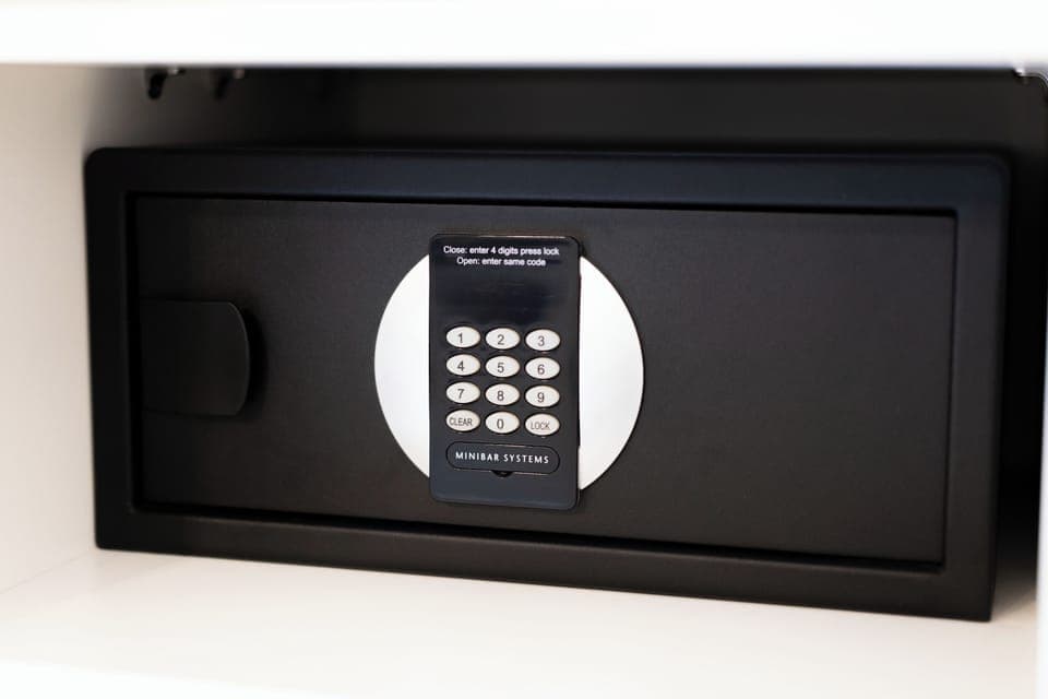 Double Room | Minibar, in-room safe, desk, free WiFi