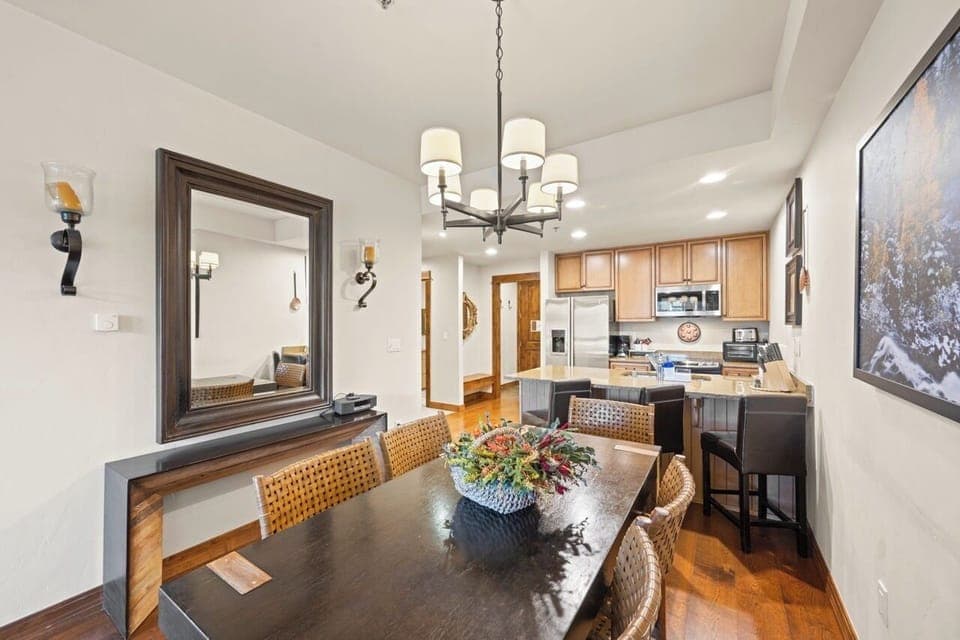 Dining & Kitchen