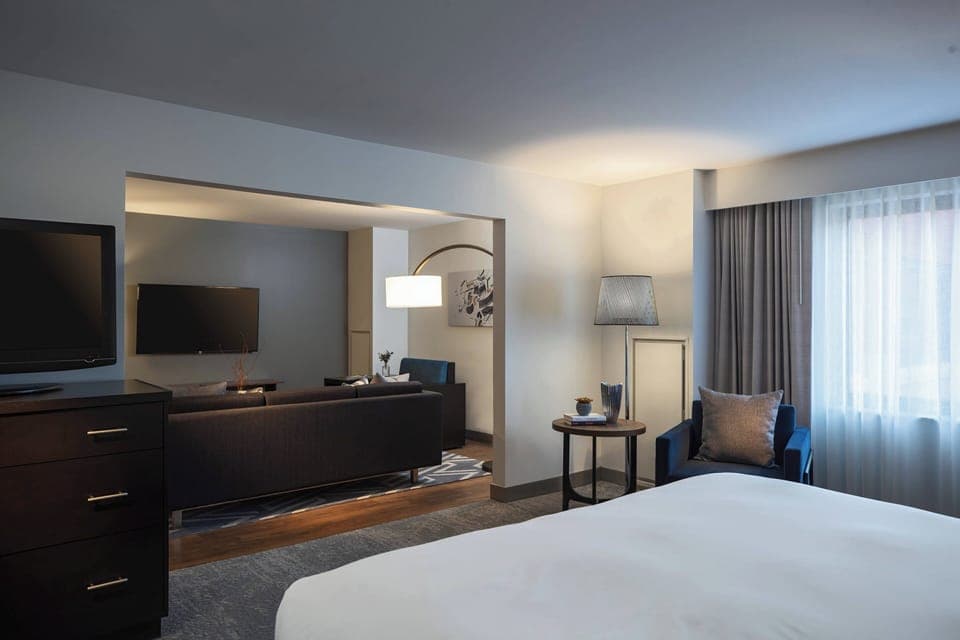 Egyptian cotton sheets, premium bedding, down comforters, in-room safe