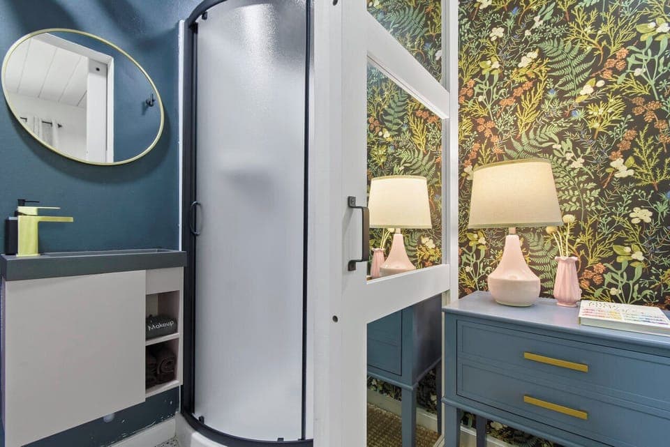 Stylish bathroom with a touch of luxury and comfort.