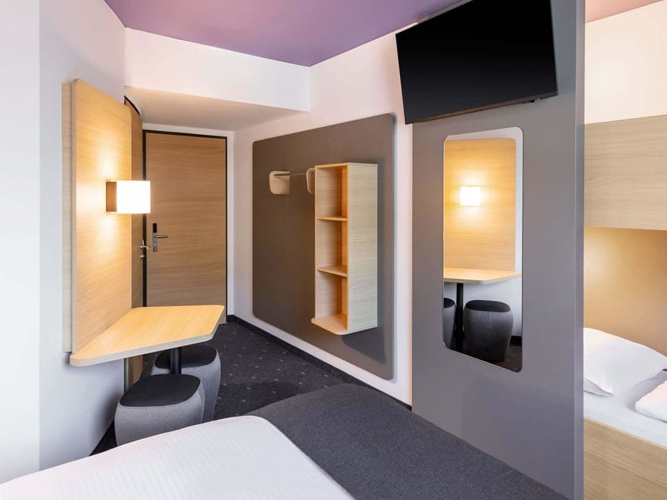 Family Room | Soundproofing, free WiFi