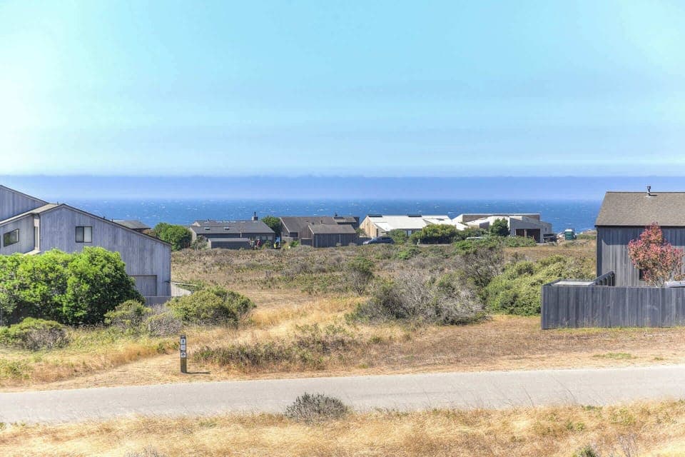 Panoramic ocean views