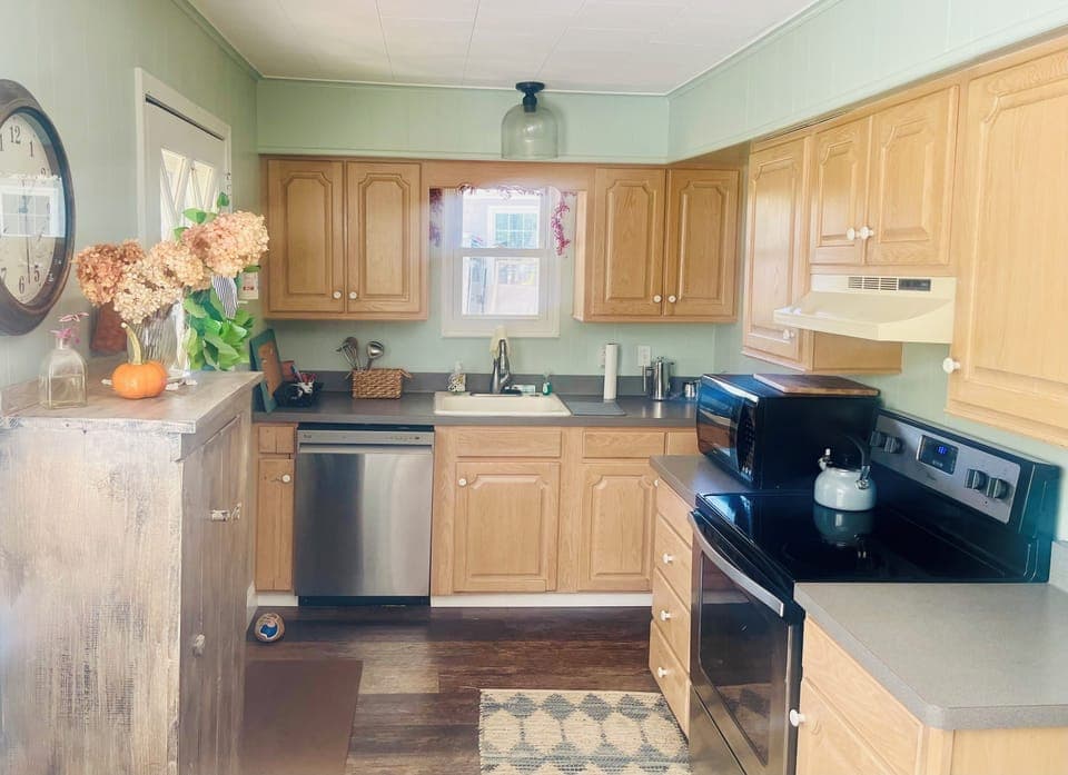 Fully stocked Kitchen includes all appliances and utensils needed.