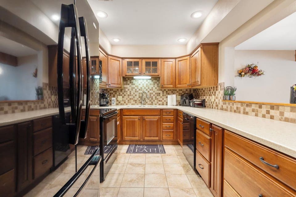 Fully furnished and equipped kitchen