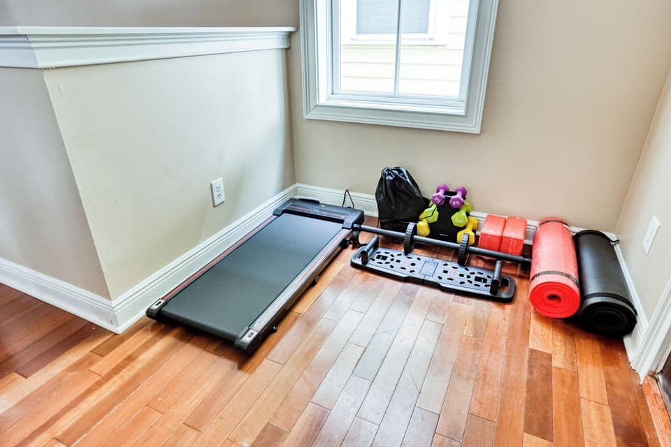 Naturally lit exercise area, ideal for starting your day with energy and focus