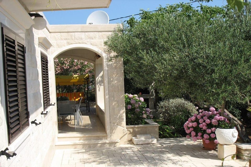 Entrance / Reception
