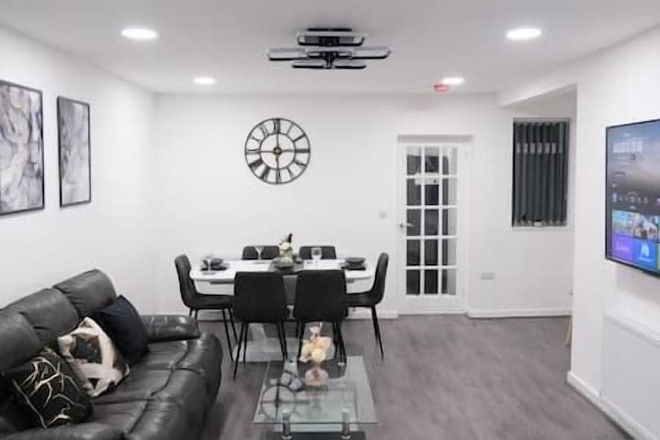 Spacious Entire House!