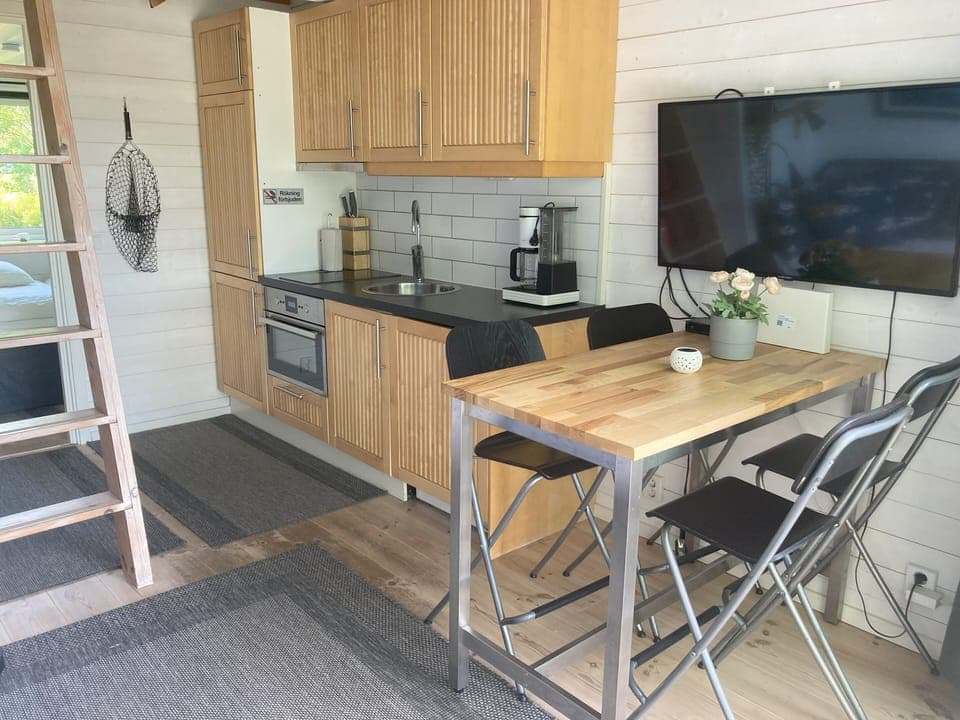Sjöstugan Solviken | Private kitchen | Electric kettle, toaster, highchair