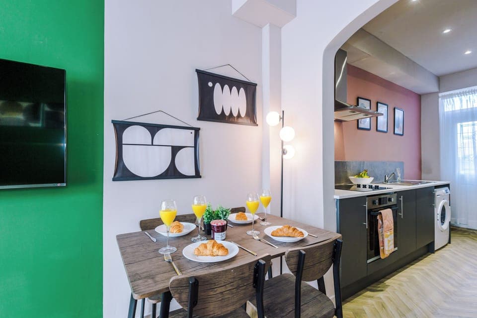 Electric kettle, toaster