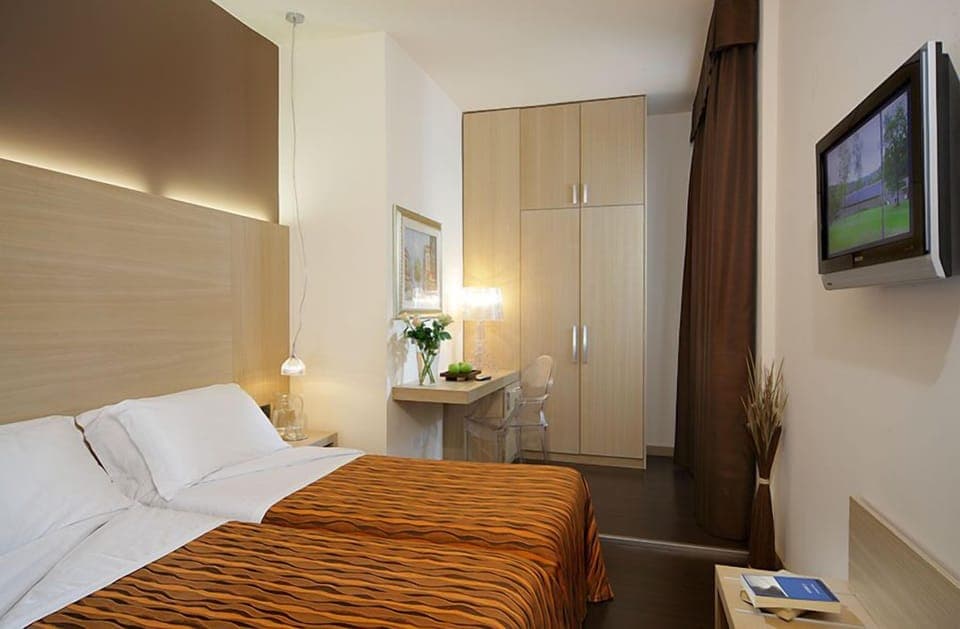 Double Room, 1 Double Bed or 2 Twin Beds | Down comforters, minibar, in-room safe, desk