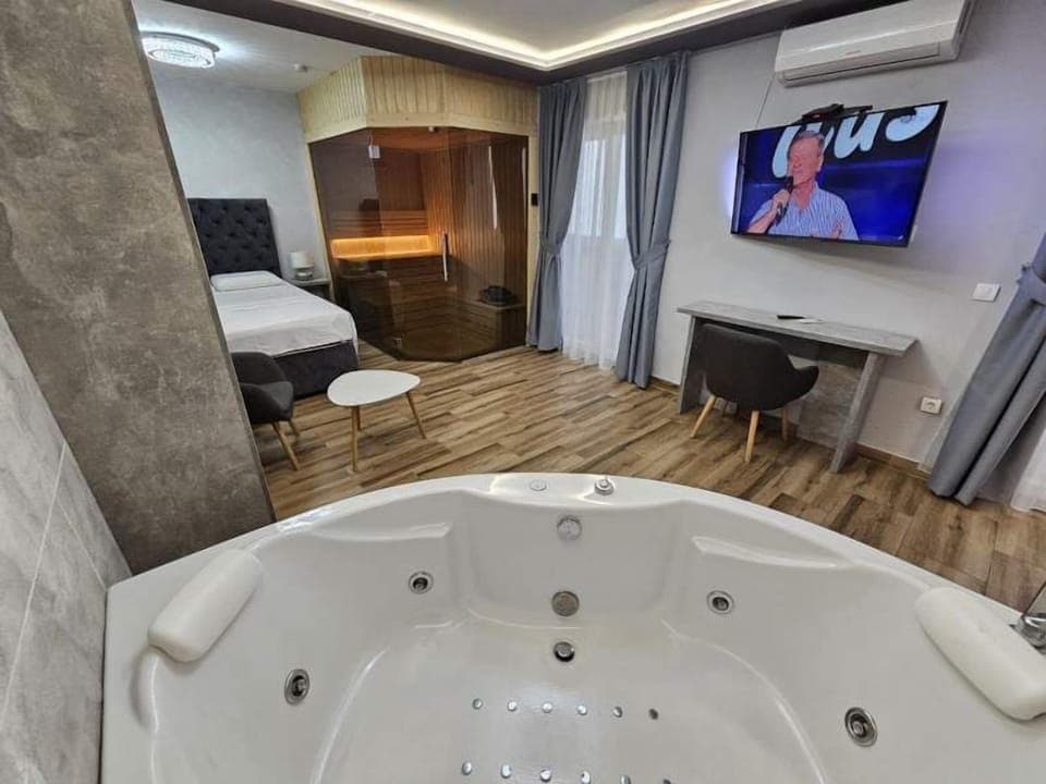 City Suite | Soundproofing, free WiFi