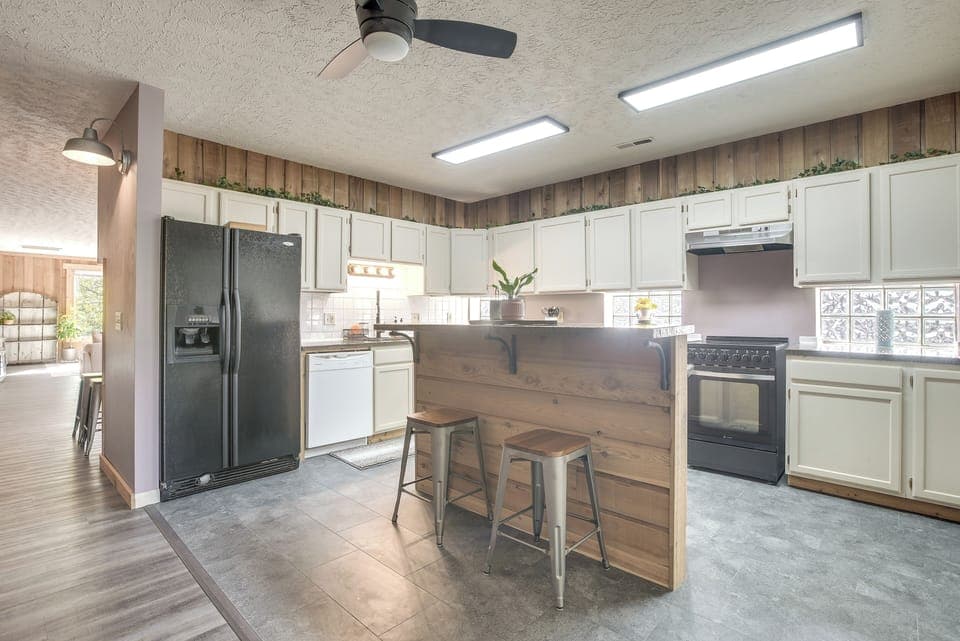 Kitchen | 12-Cup Coffee Pot | Toaster