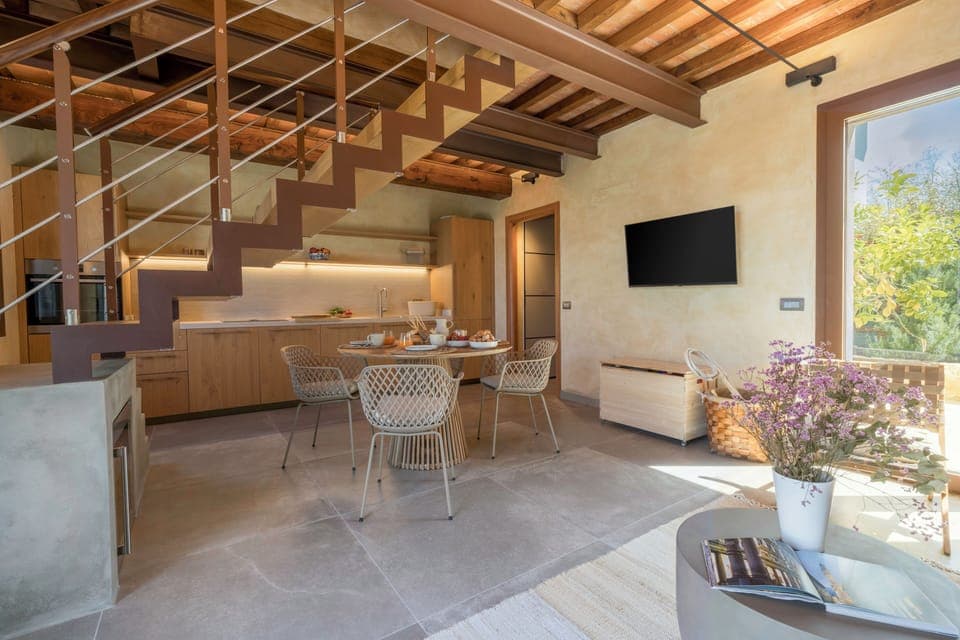 Condo, Hill View | Private kitchen | Full-size fridge, microwave, oven, stovetop