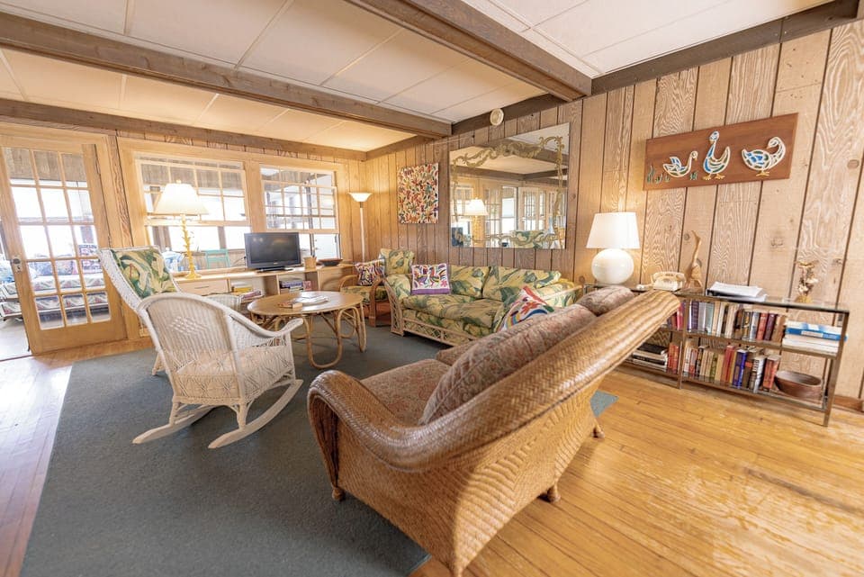 Welcome to this cozy living space.