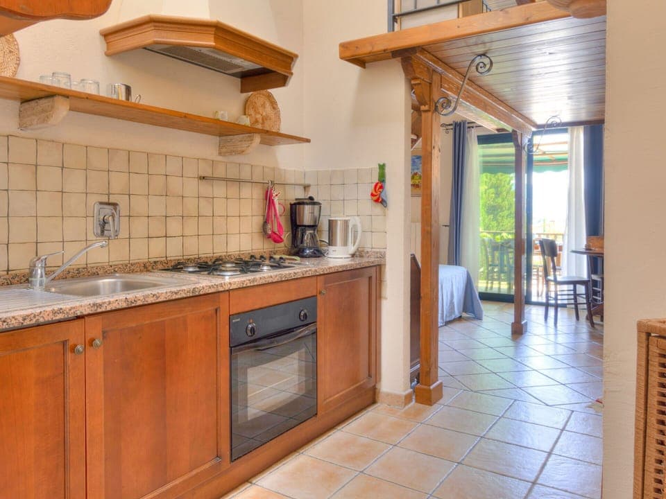 Comfort House, 2 Bedrooms | Private kitchen | Fridge, oven, coffee/tea maker, electric kettle