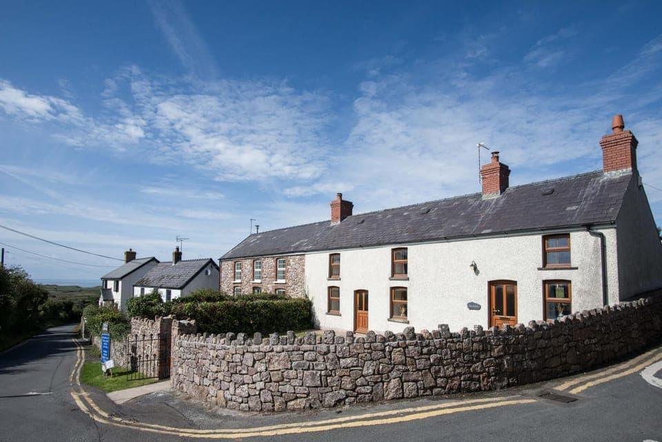 The Cross - 4 Bedroom Cottage - Llangennith (6216)