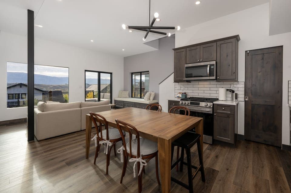 House, 2 Bedrooms | Private kitchen | Fridge, oven, coffee/tea maker, toaster