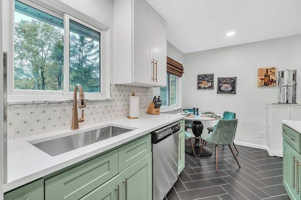 Prepare your favorite meals in the spacious, fully equipped kitchen.