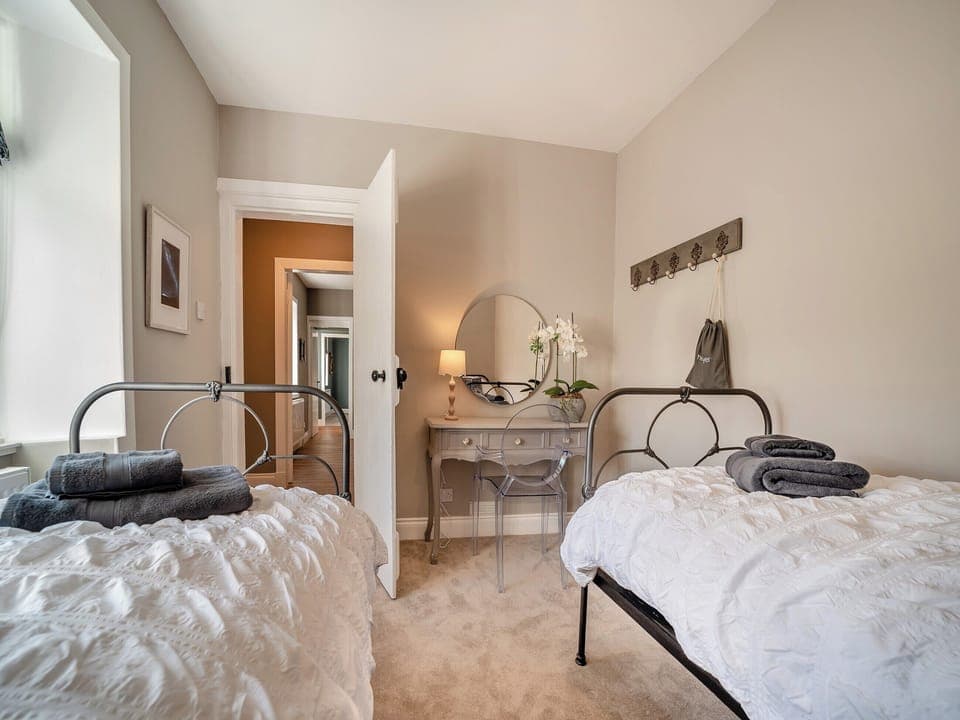 Twin bedroom | North Lodge, Colintraive