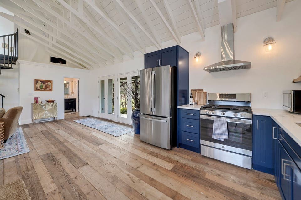 Villa | 2 bedrooms, desk, Internet