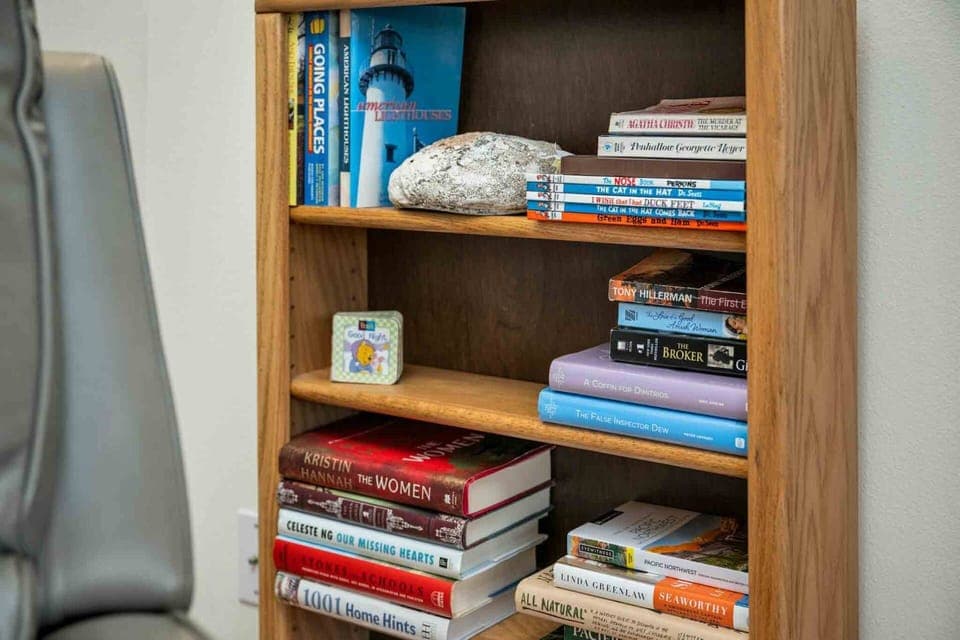 "House was well equipped with nice touches for dogs, kids, beach trips, game nights, meals at home, etc." - Danene