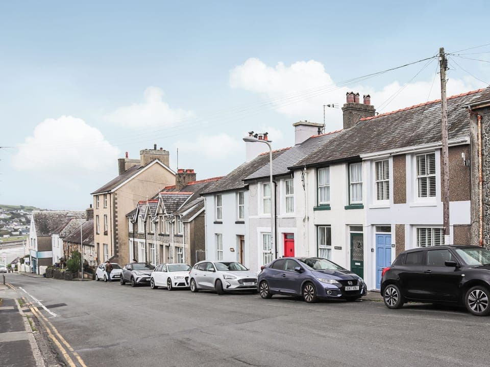 Exterior | Morlais, Criccieth